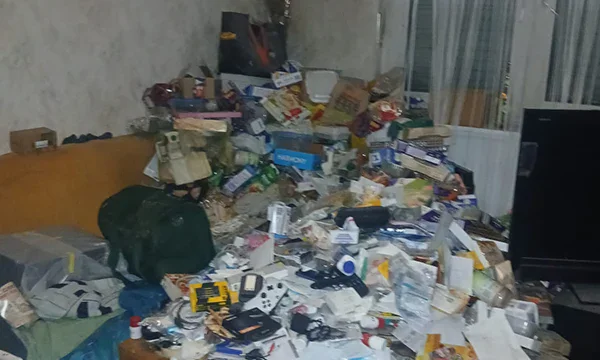 Messie-Entrümpelung Köln – Vorher: stark verstellte Wohnung