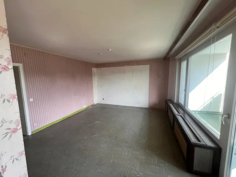 Wohnungsauflösung – Nachher: leeres, gereinigtes Wohnzimmer